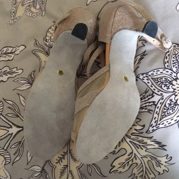 New Very well made dancing shoes - Picture 5 of 7